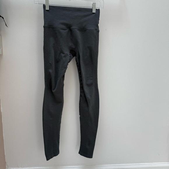 Alphalete Pants - Alphalete Amplify Leggings Small | Seamless Contour | Grey